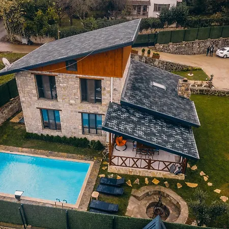 Sakarya Kurucesme De 3 1 Salon Oezel Havuzlu - Soemineli 6 Kisilik Tas Ev -spn-3670 *