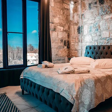 Sakarya Kurucesme De 3 1 Salon Oezel Havuzlu - Soemineli 6 Kisilik Tas Ev -spn-3670