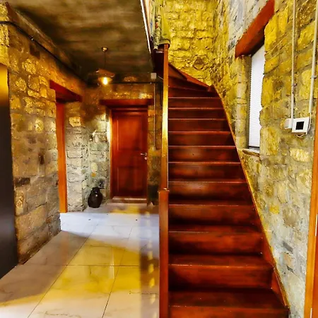 Sakarya Kurucesme De 3 1 Salon Oezel Havuzlu - Soemineli 6 Kisilik Tas Ev -spn-3670