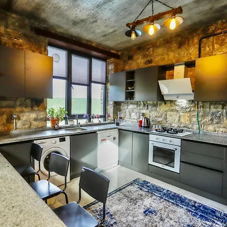 Sakarya Kurucesme De 3 1 Salon Oezel Havuzlu - Soemineli 6 Kisilik Tas Ev -spn-3670 וילה