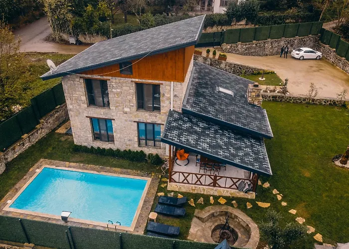 Sakarya Kurucesme De 3 1 Salon Oezel Havuzlu - Soemineli 6 Kisilik Tas Ev -spn-3670 *