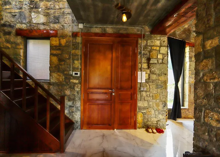 Villa Sakarya Kurucesme De 3 1 Salon Oezel Havuzlu - Soemineli 6 Kisilik Tas Ev -spn-3670