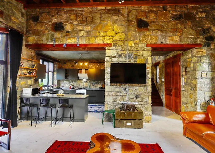 Sakarya Kurucesme De 3 1 Salon Oezel Havuzlu - Soemineli 6 Kisilik Tas Ev -spn-3670 * Sapanca